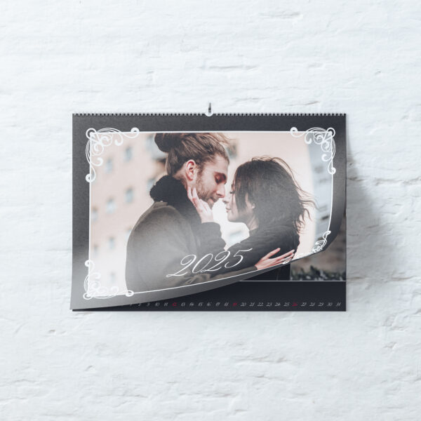 Darkpress_Fekvő falinaptár – havi bontású, 12 saját képpel